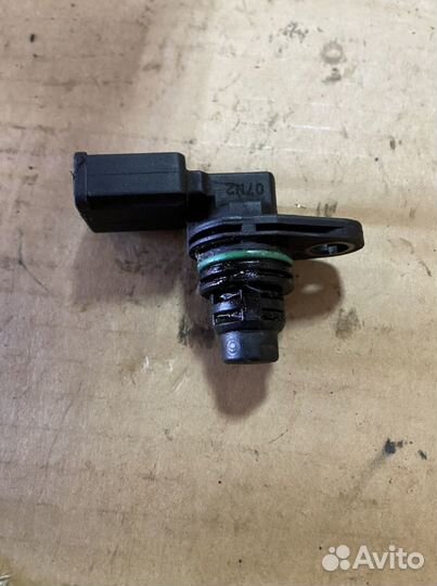 Датчик положения Распредвала Volkswagen 030907601E