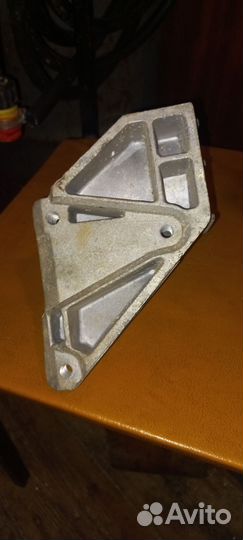 Опора двигателя левая audi