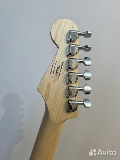 Электро гитара Squier stratocaster by Fender H-S-S