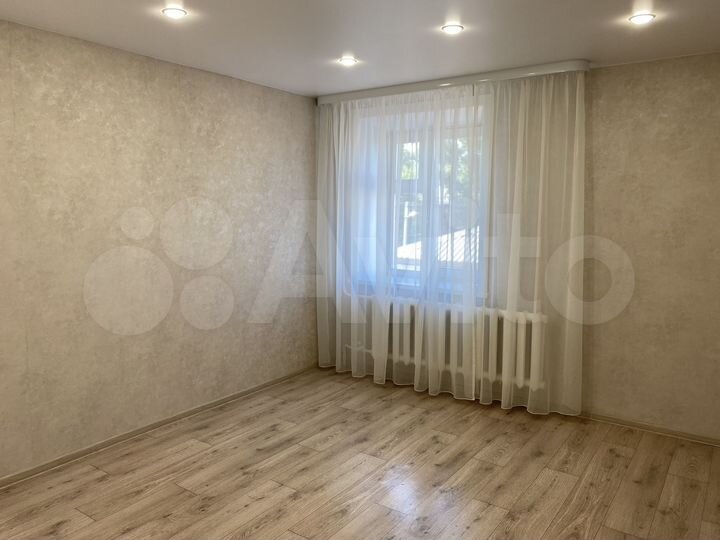 2-к. квартира, 43 м², 3/5 эт.