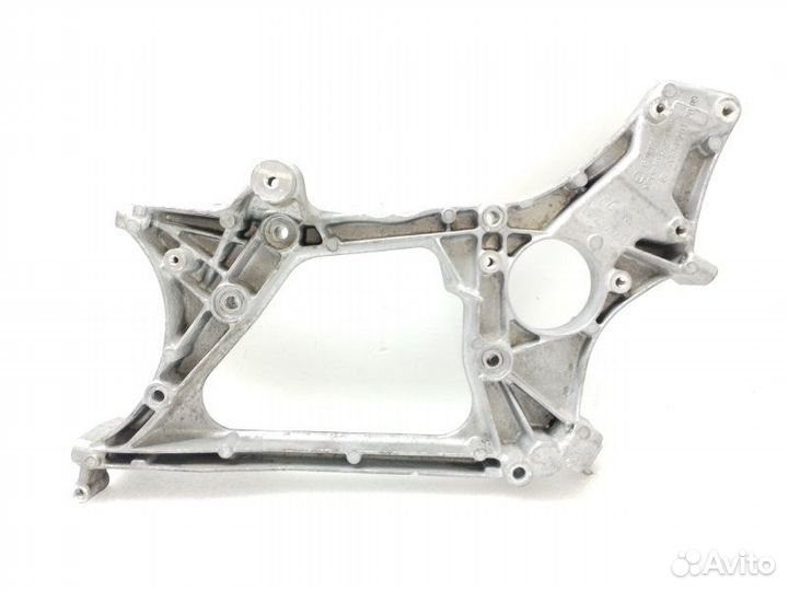 Кронштейн генератора Mercedes-Benz Gle-Class W166