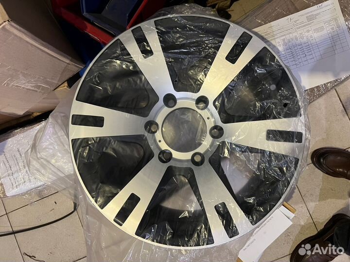 Один новый Диск R 17