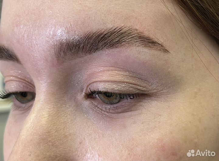 Модель на ламинирование бровей