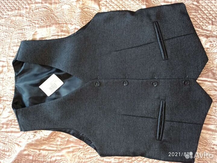 Школьный серый костюм (жилет+брюки) для мальчика р