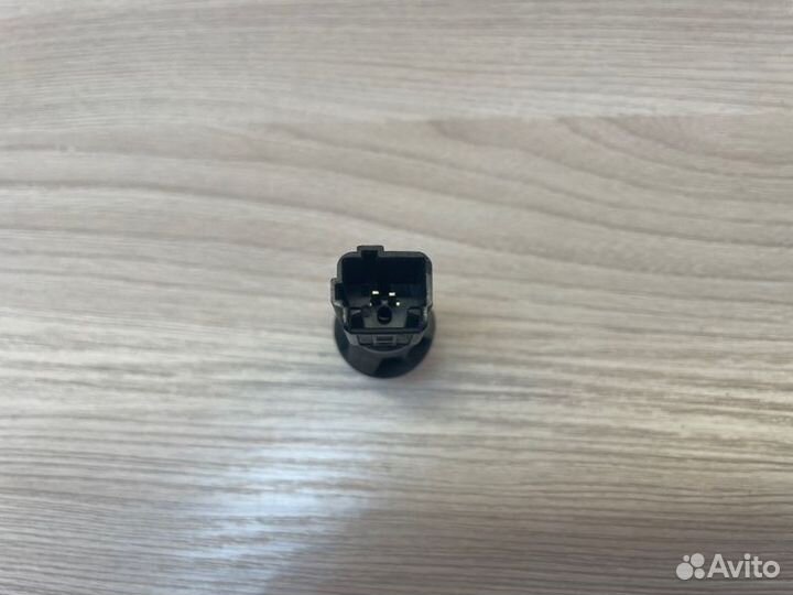 Концевик двери задний Renault Logan