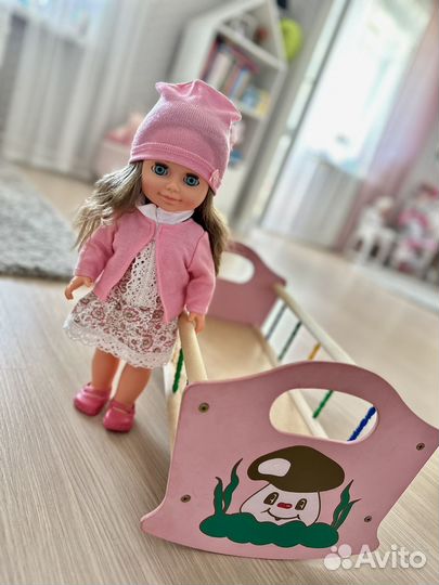 Кукла с кроваткой