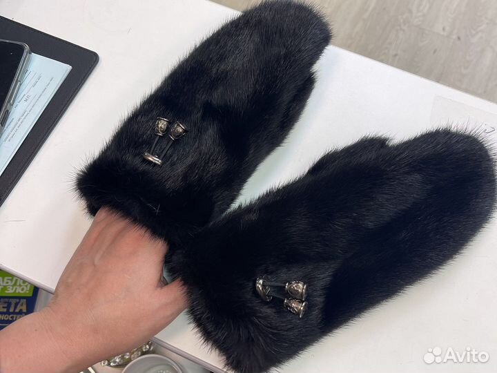 Варежки из норки черной
