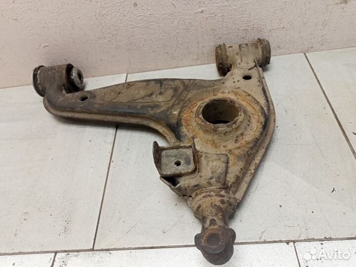 Рычаг передний правый нижний A1403307107