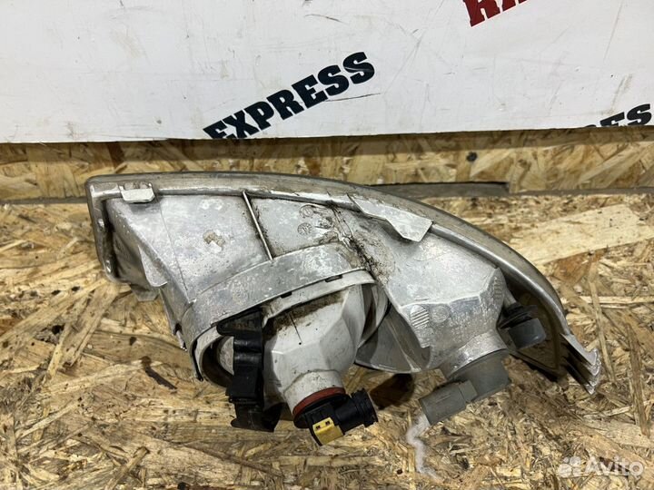 Фара противотуманная правая Skoda Octavia A5 FL