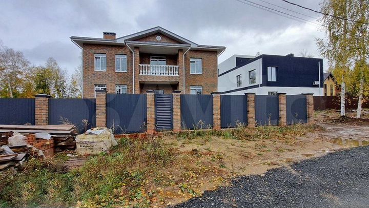 Коттедж 212,2 м² на участке 5 сот.