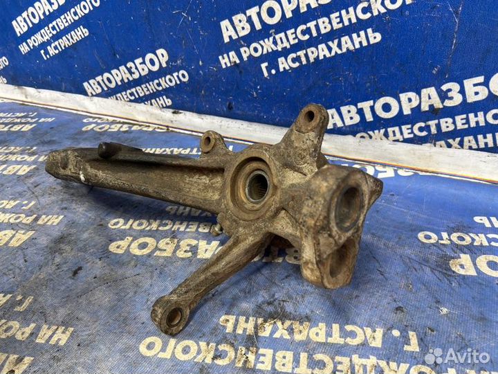 Передний левый поворотный кулак Mazda 6 Gg седан