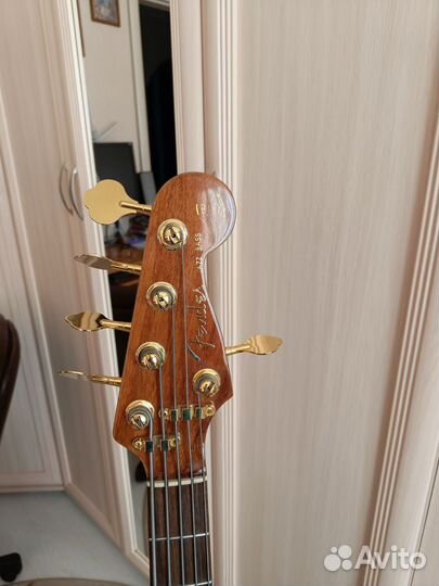 Фендер Джаз бас. Подписная модель Виктор Бейли