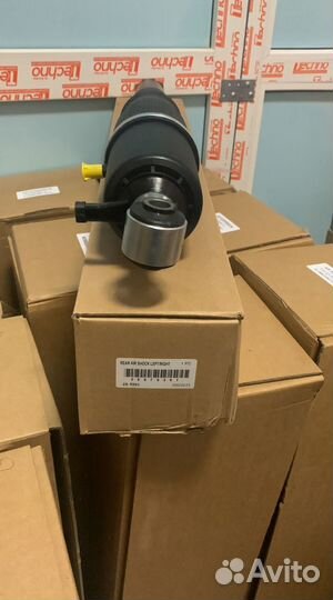 Задний пневмоамортизатор Cadillac Escalade