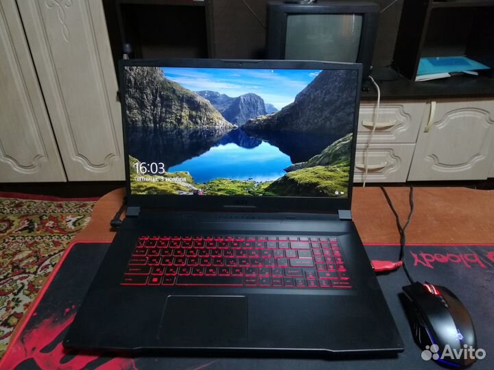 Игровой ноутбук MSI Katana GF76 11UE-270XRU