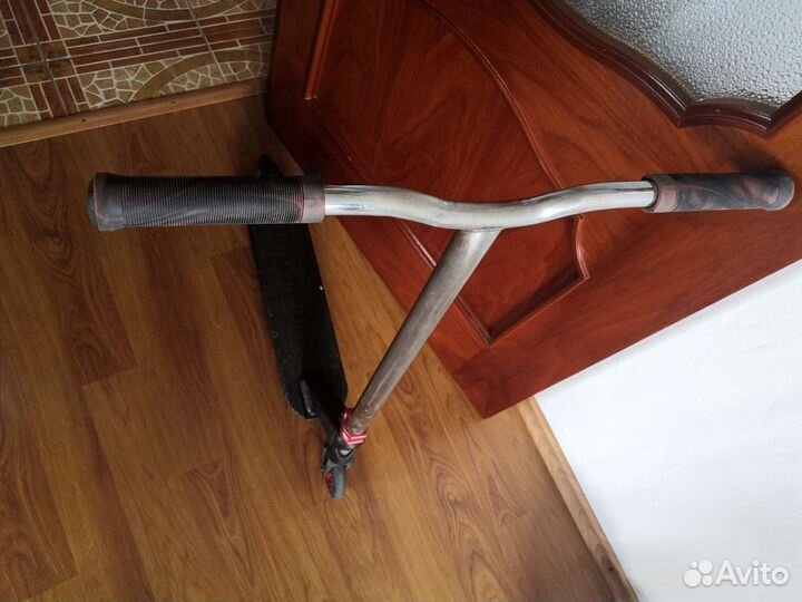 Трюковой самокат Saga