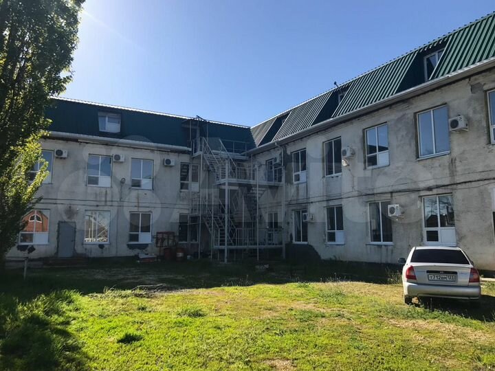 Здание швейной фабрики и общежитие