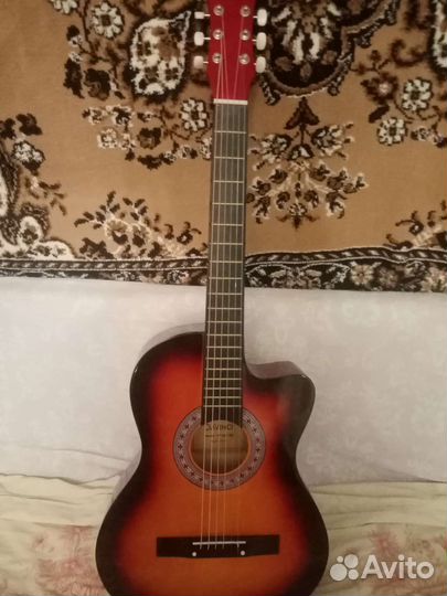 Акустическая гитара