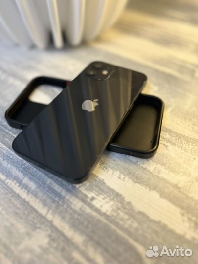 iPhone 12, 64 ГБ