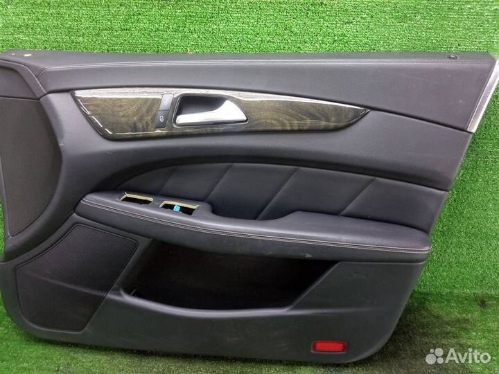 Обшивка двери передней правой Mercedes-Benz CLS C