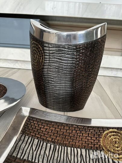 Комплект посуды и ваза