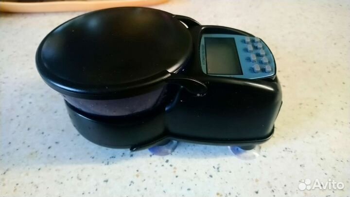 Автоматическая кормушка для рыб