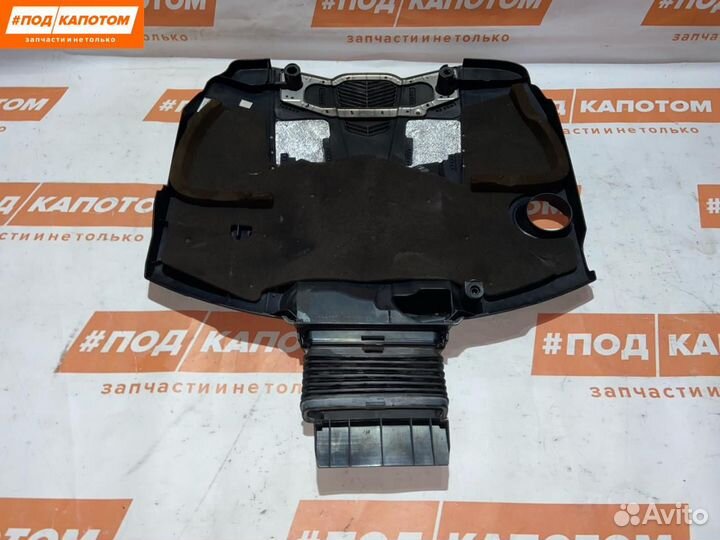 Декоративная крышка двигателя Mercedes-Benz W212