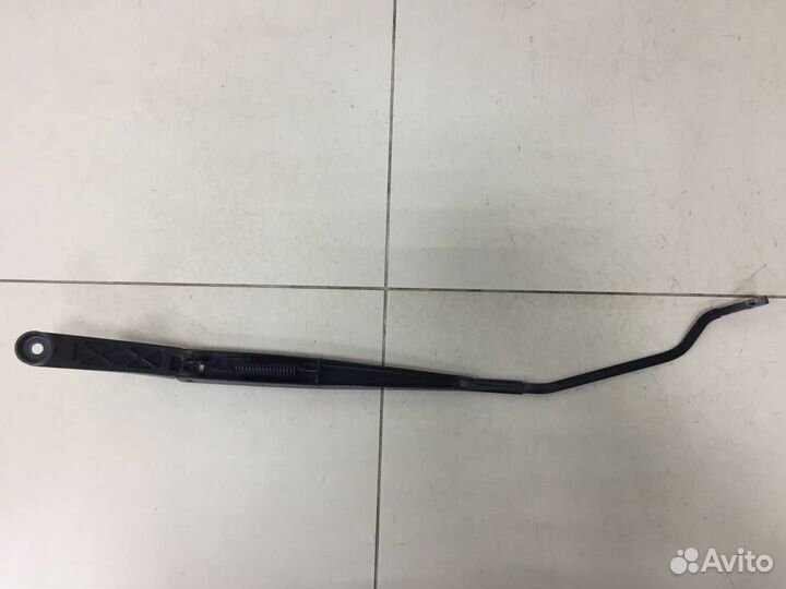 Поводок стеклоочистителя передний правый Hyundai S