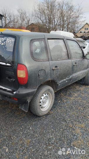 В разборе Шевроле Нива Chevrolet Niva