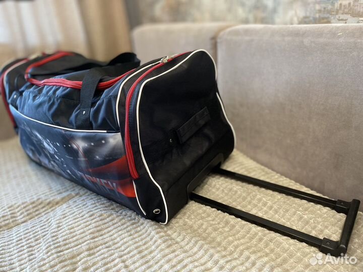 Хоккейный баул на колесах вышивка 28дюймов детск