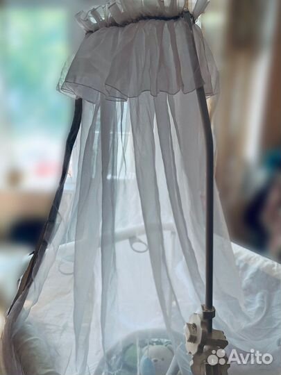 Балдахин и держатель кронштеин для балдахина