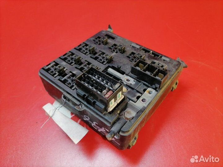 Блок предохранителей подкапотный Isuzu Mu UCS69DWM