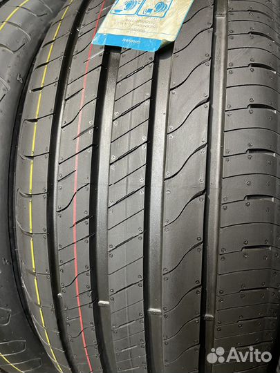 Goodyear EfficientGrip 2 SUV 265/50 R20 111V