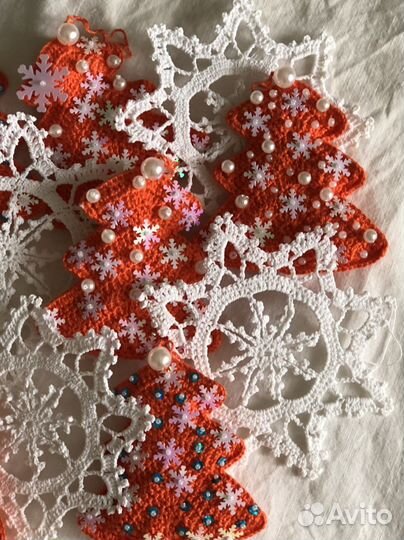 Елочка, елочная игрушка