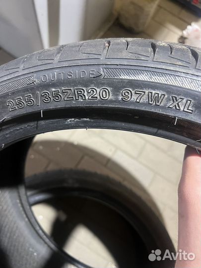 Thunderer Mach III 255/35 R20 97W