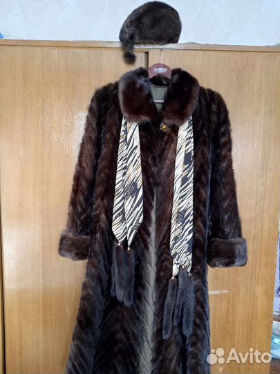 Шуба натуральная, из хвостиков норки, шапка