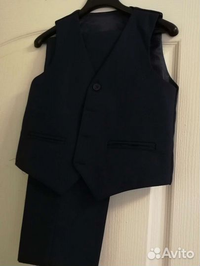 Костюм на мальчика, тройка, р.122, т.сини