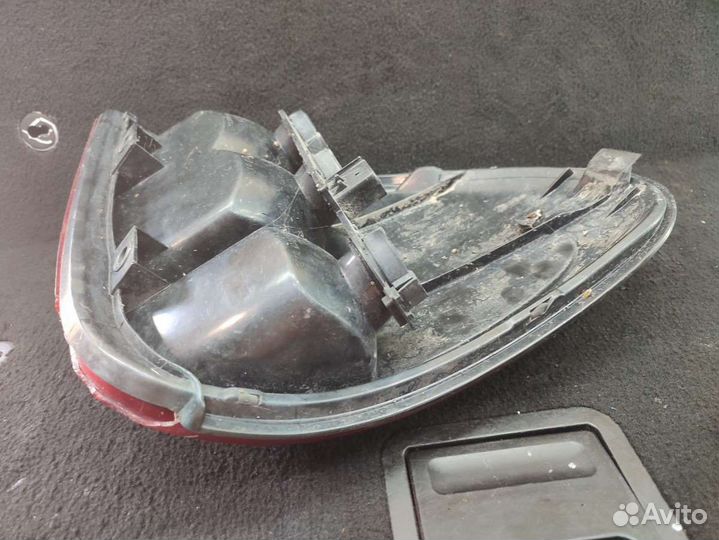 Фонарь задний правый для Chrysler Town Country 4