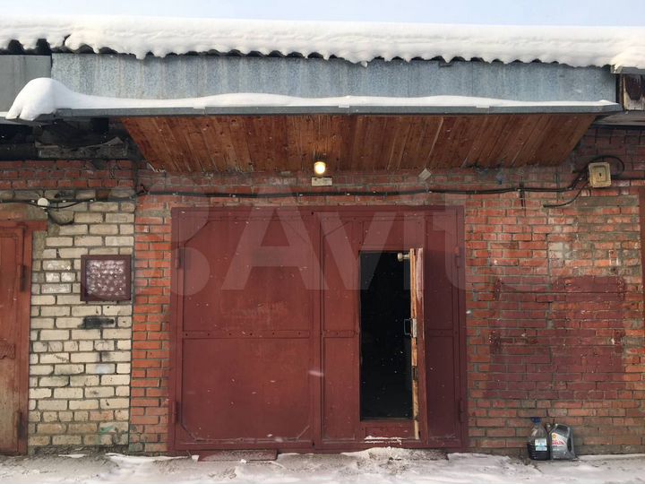 Гараж, > 30 м²