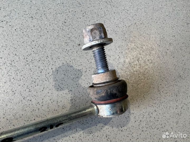 Стойка стабилизатора передняя Renault Duster