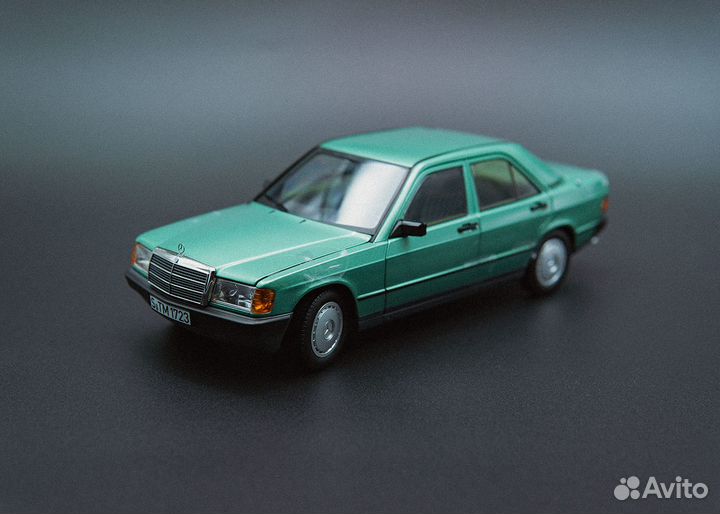 Mercedes-Benz 190E (W201) 1982 Green Metallic