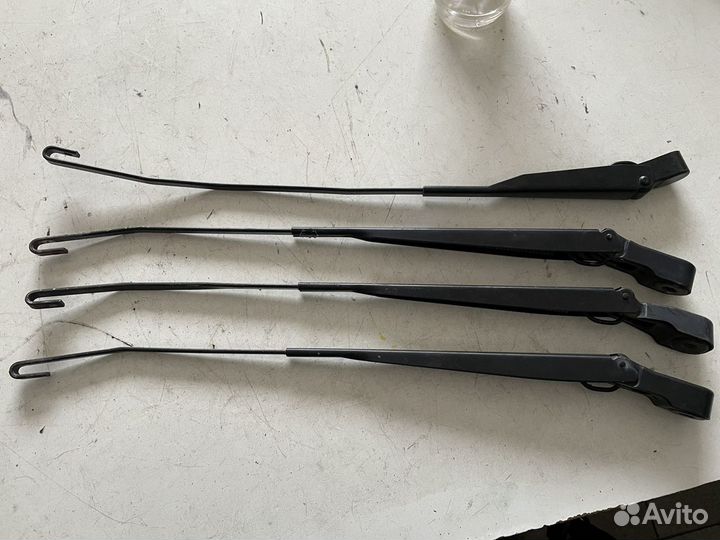 Поводок дворника Renault Logan 2005-2014