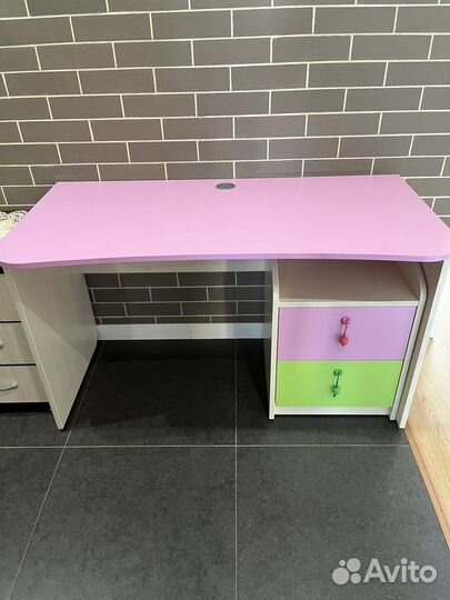 Компьютерный письменный стол (детский)