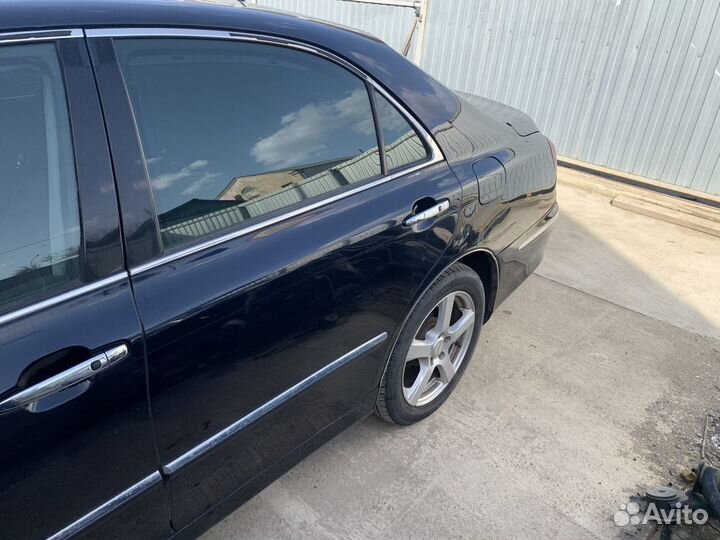 Задняя левая дверь Toyota Crown Majesta 186