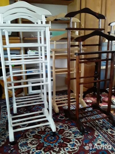 Вешалка для одежды напольная деревянная