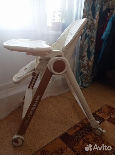 Стульчик для кормления Happy Baby