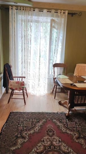 4-к. квартира, 98 м², 3/3 эт.