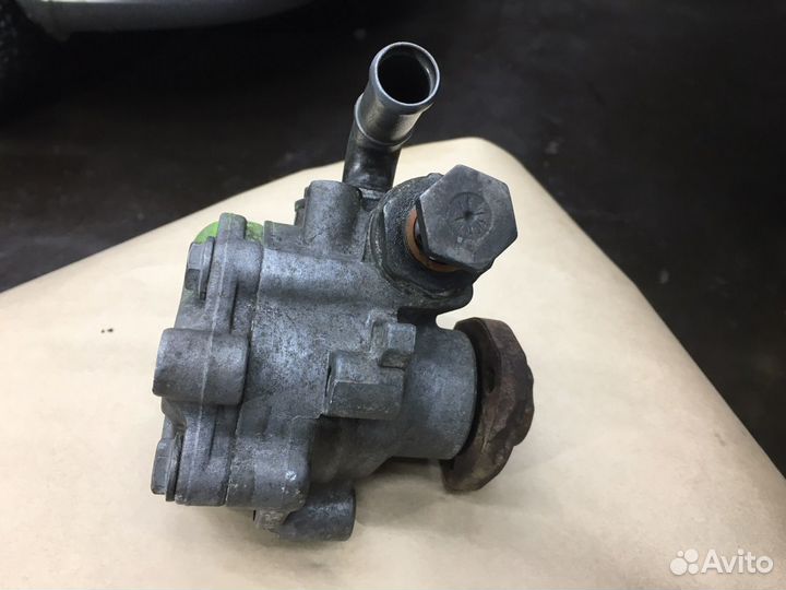 Насос гур isuzu Axiom