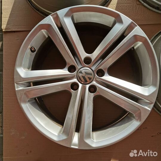 Диски Volkswagen R18 Mallory, Borbet