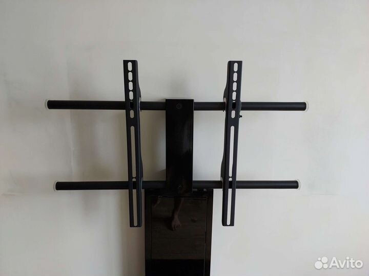 Стеклянная тумба под тв с кронштейном (стойка)