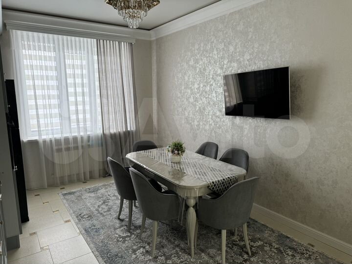 2-к. квартира, 83 м², 5/6 эт.